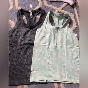 ❌SOLD Athleta momentum tanks
